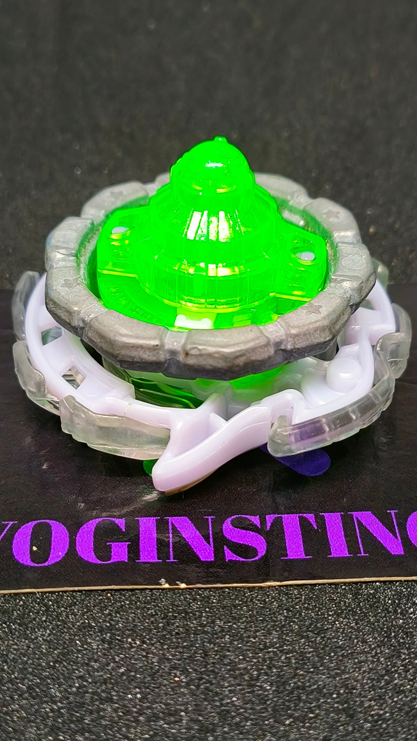 यूनिकॉर्न डाउन नीडल को अनलॉक करें (बी)