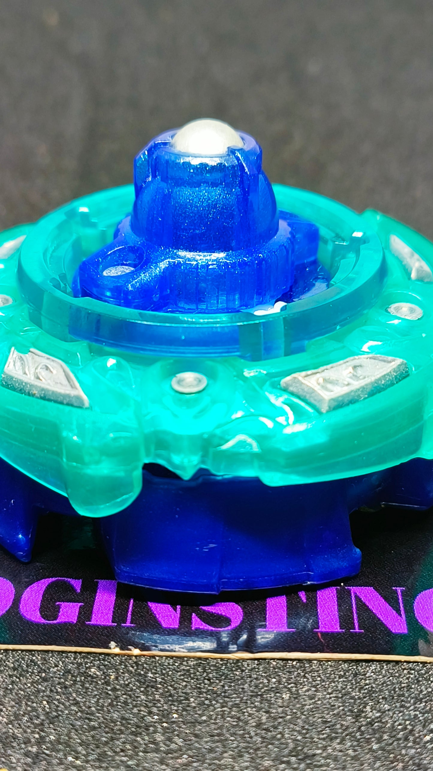 नेकेड स्प्रिगगन पैराडॉक्स ऑर्बिट मेटल