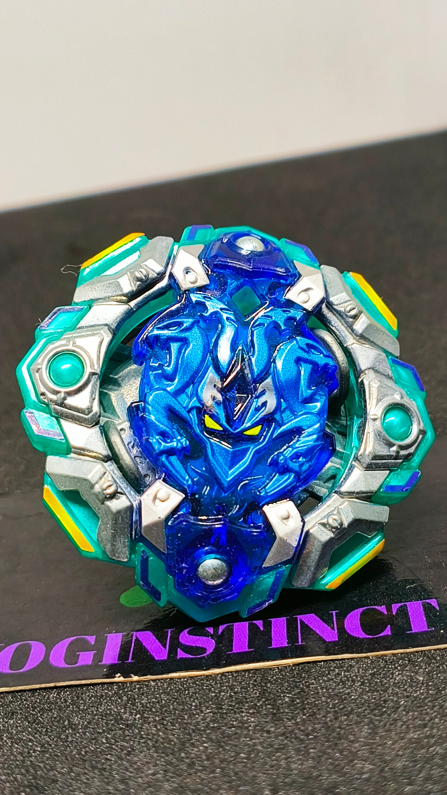 ओर्ब एगिस बाहरी क्वेस्ट (डी) 4 सितारा बाहरी