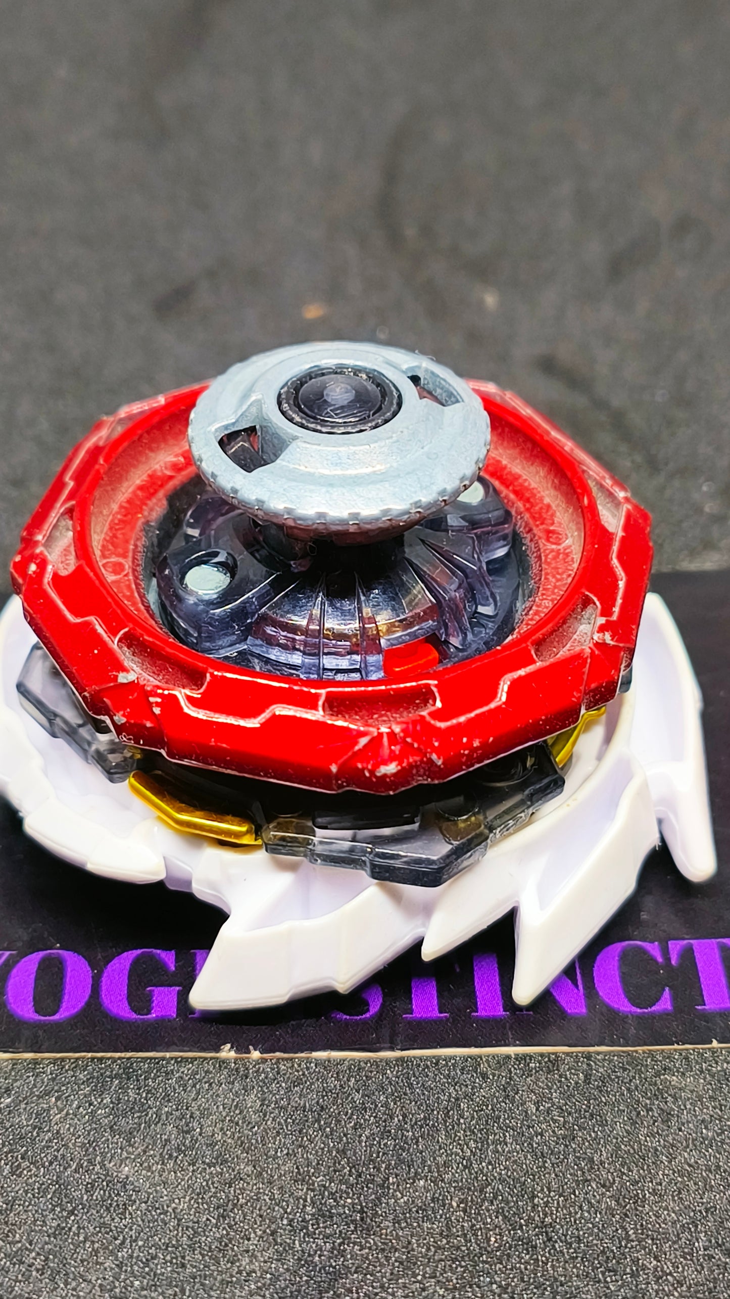 प्रथम यूरेनस गीगा (लाल संस्करण) जोन' + एक्स 2डी