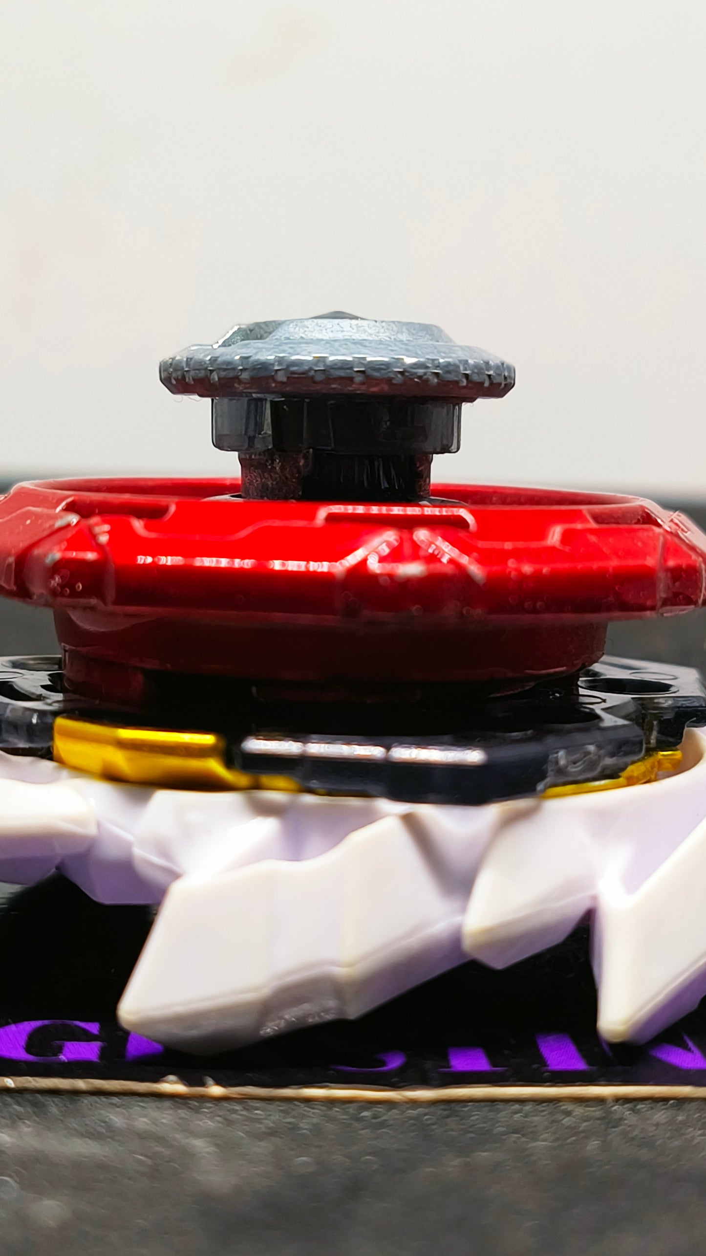 प्रथम यूरेनस गीगा (लाल संस्करण) जोन' + एक्स 2डी