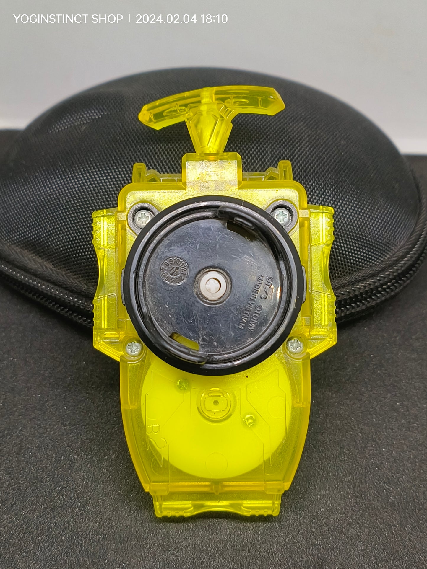 The B-23 BeyLauncher (Translucent Yellow) Right Spin