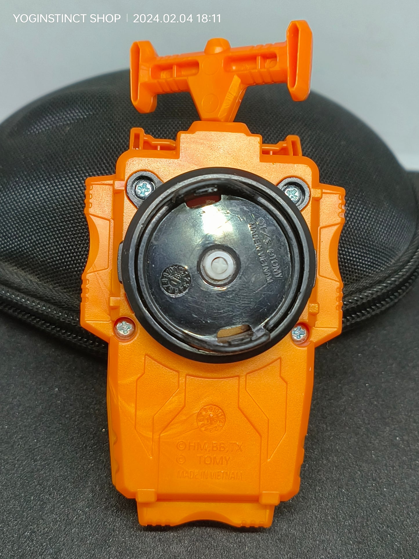 B-64 Heavy BeyLauncher (Orange) Right spin