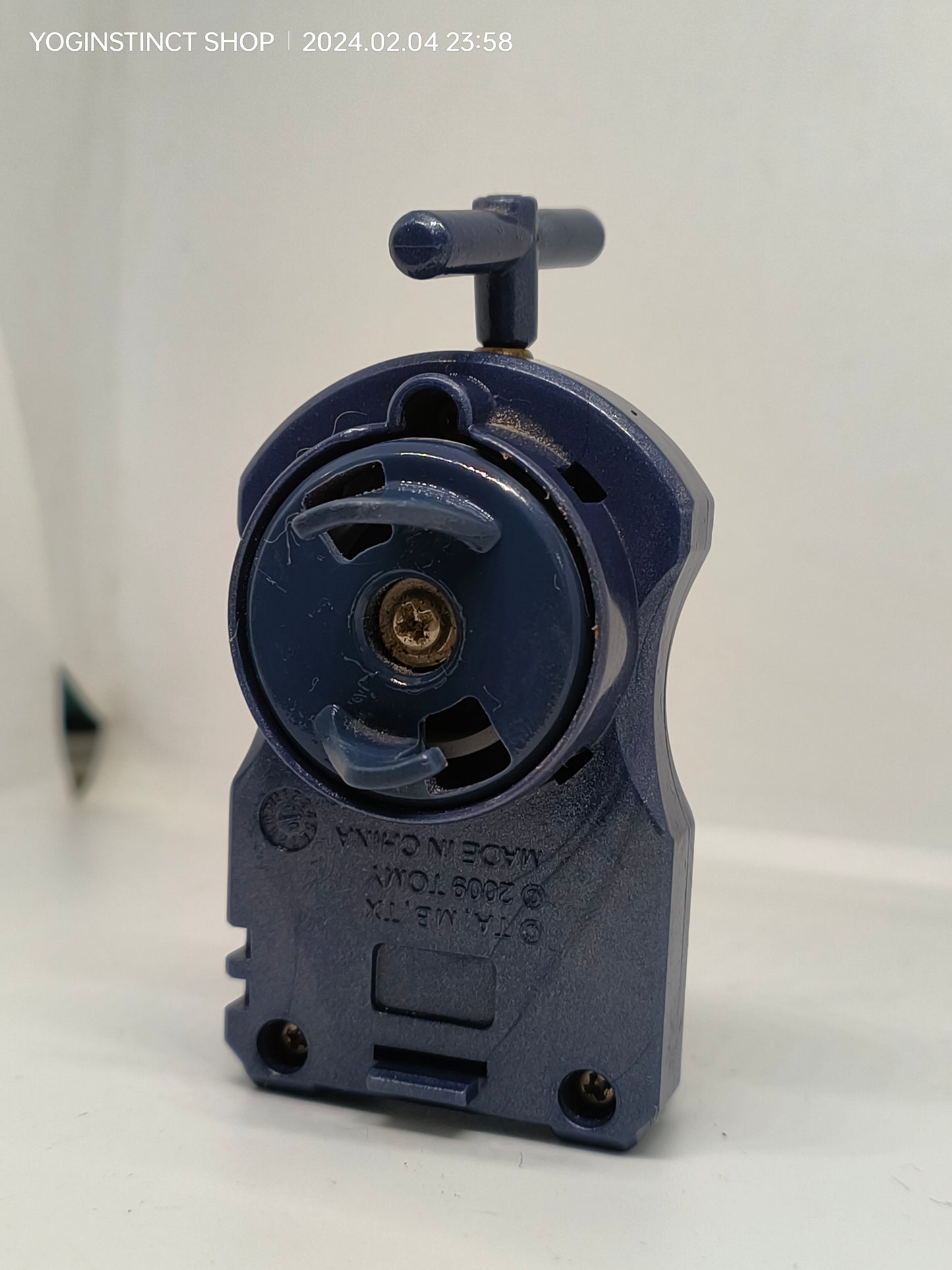 BB-17 BeyLauncher (Metal Saga) Dark blue Right spin