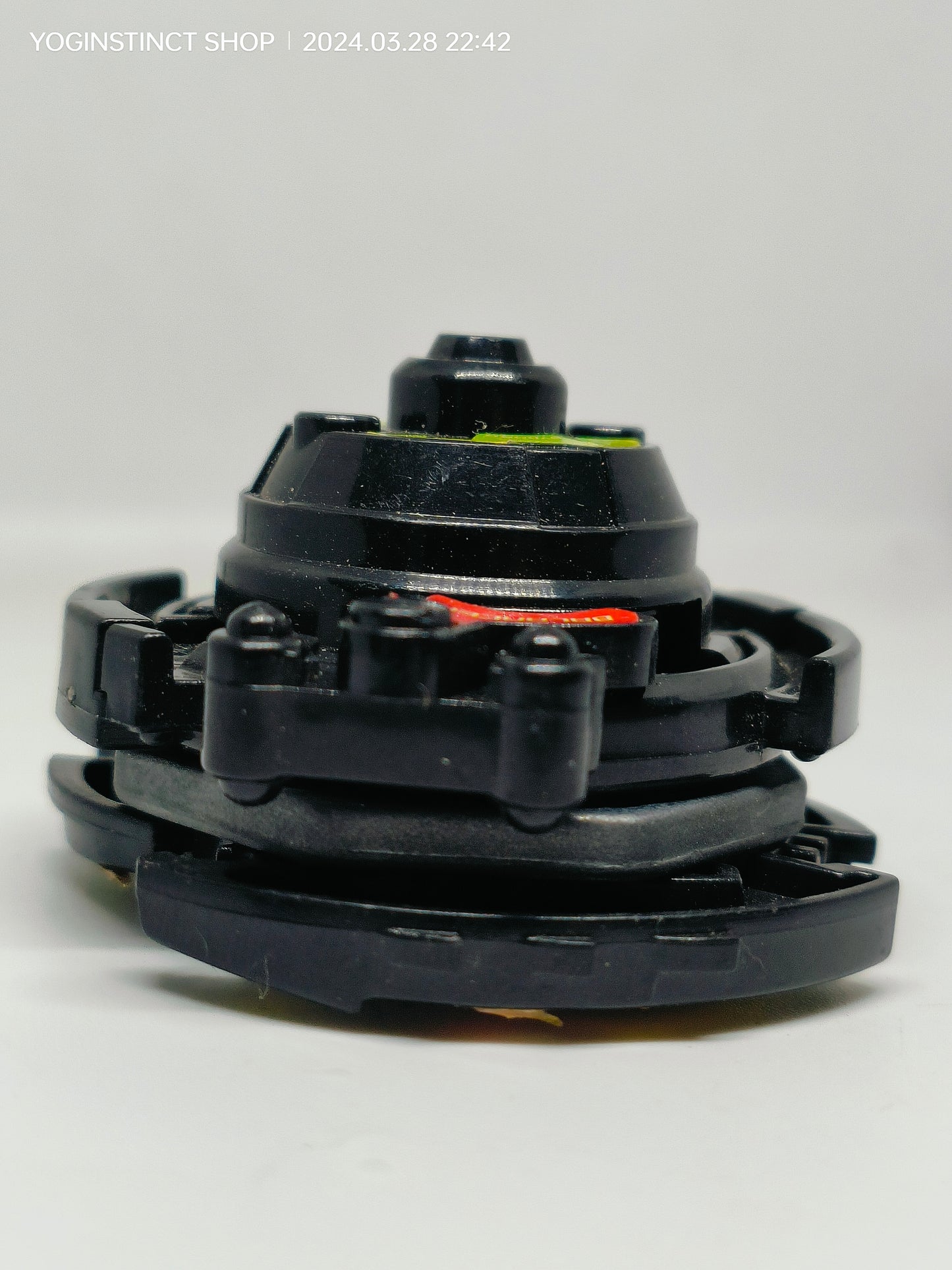 A-36 Wyborg (black edition) (B) - Takaratomy Beyblade: shoot
