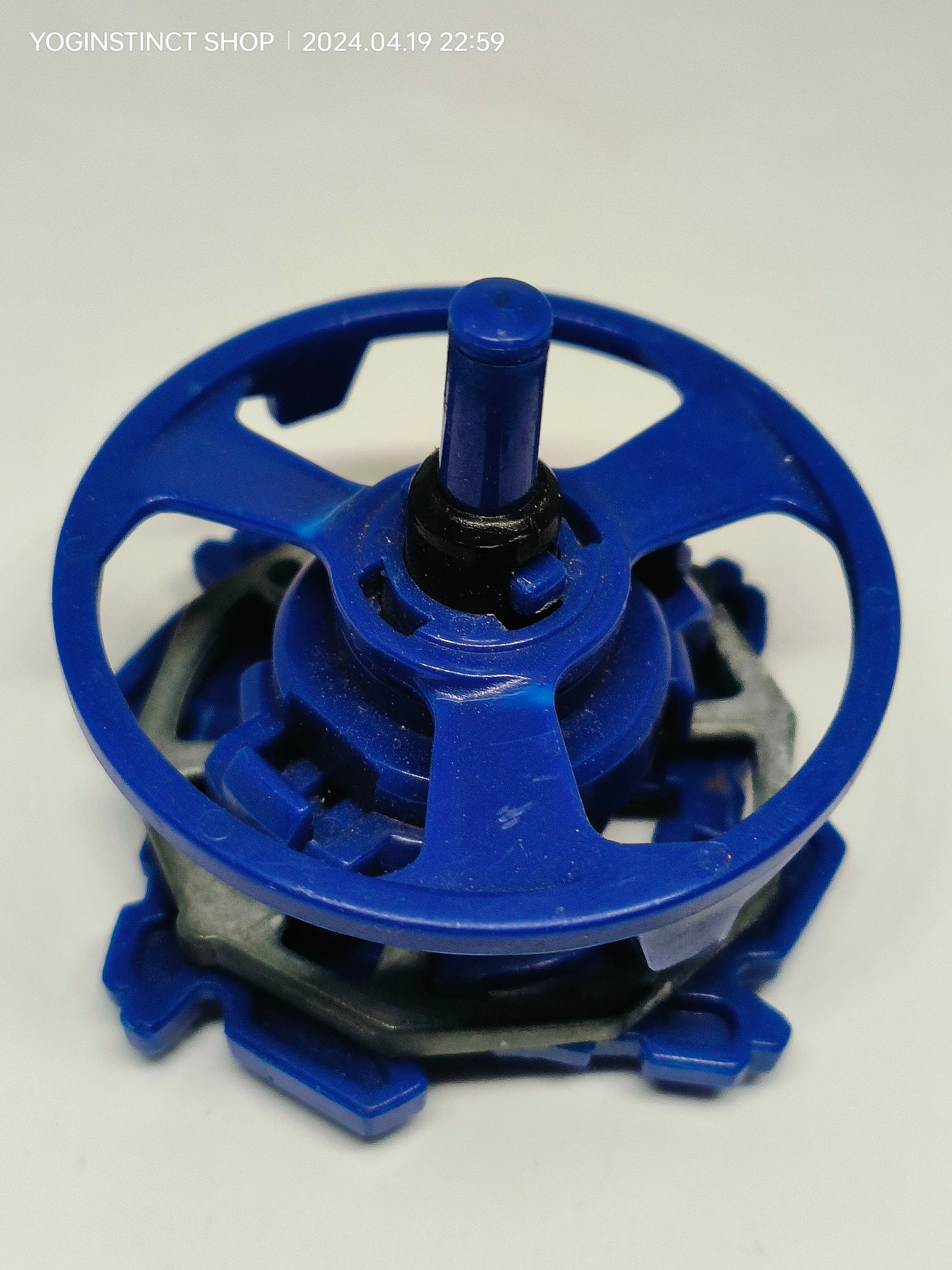 A-64 Cyber Dragoon (A) - Takaratomy Beyblade: V-FORCE