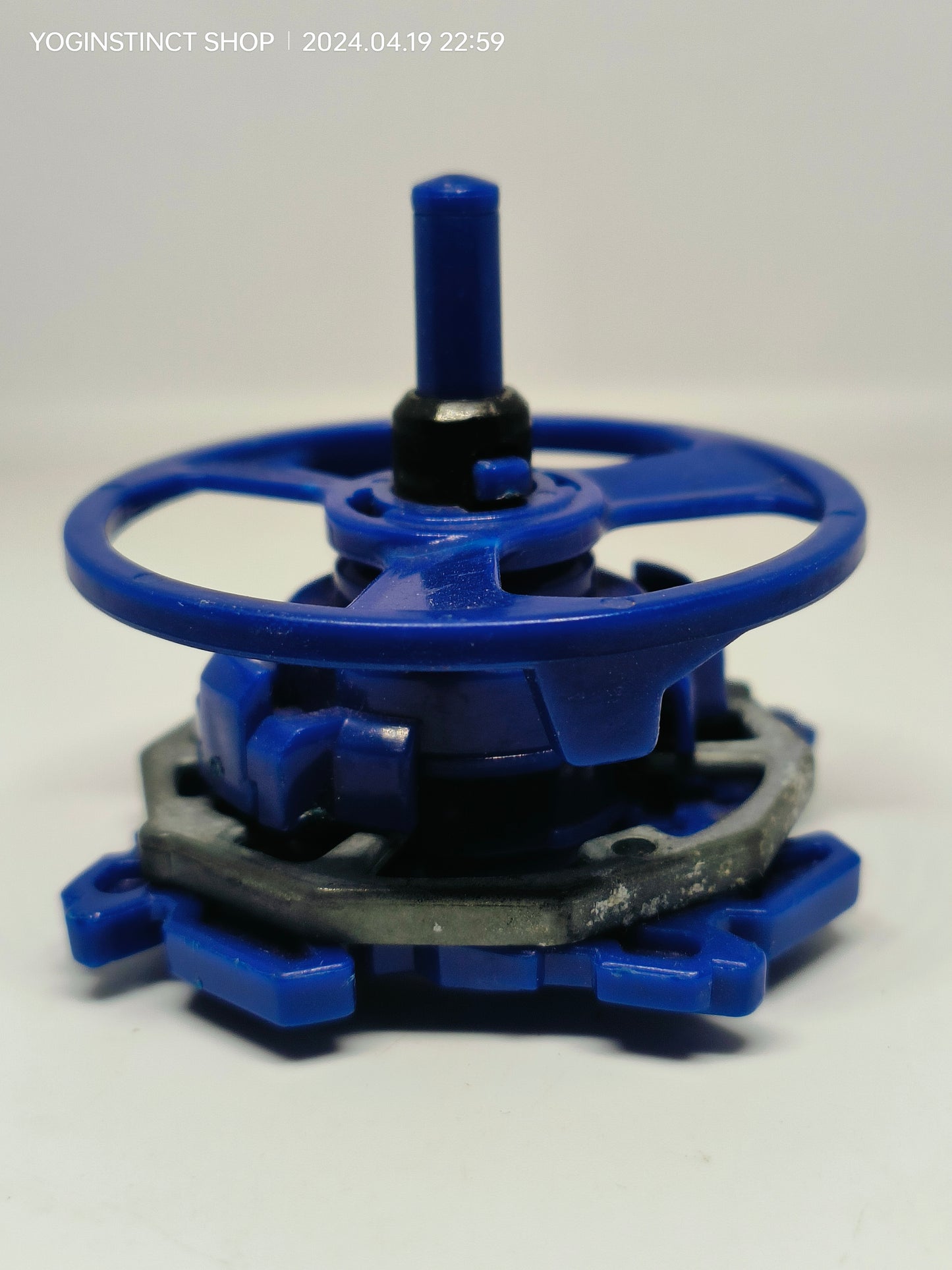 A-64 Cyber Dragoon (A) - Takaratomy Beyblade: V-FORCE