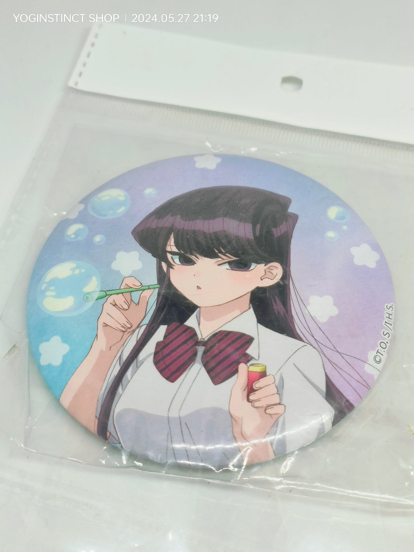 Komi (white school Shirt) - Komi Can't Communicate - Badge