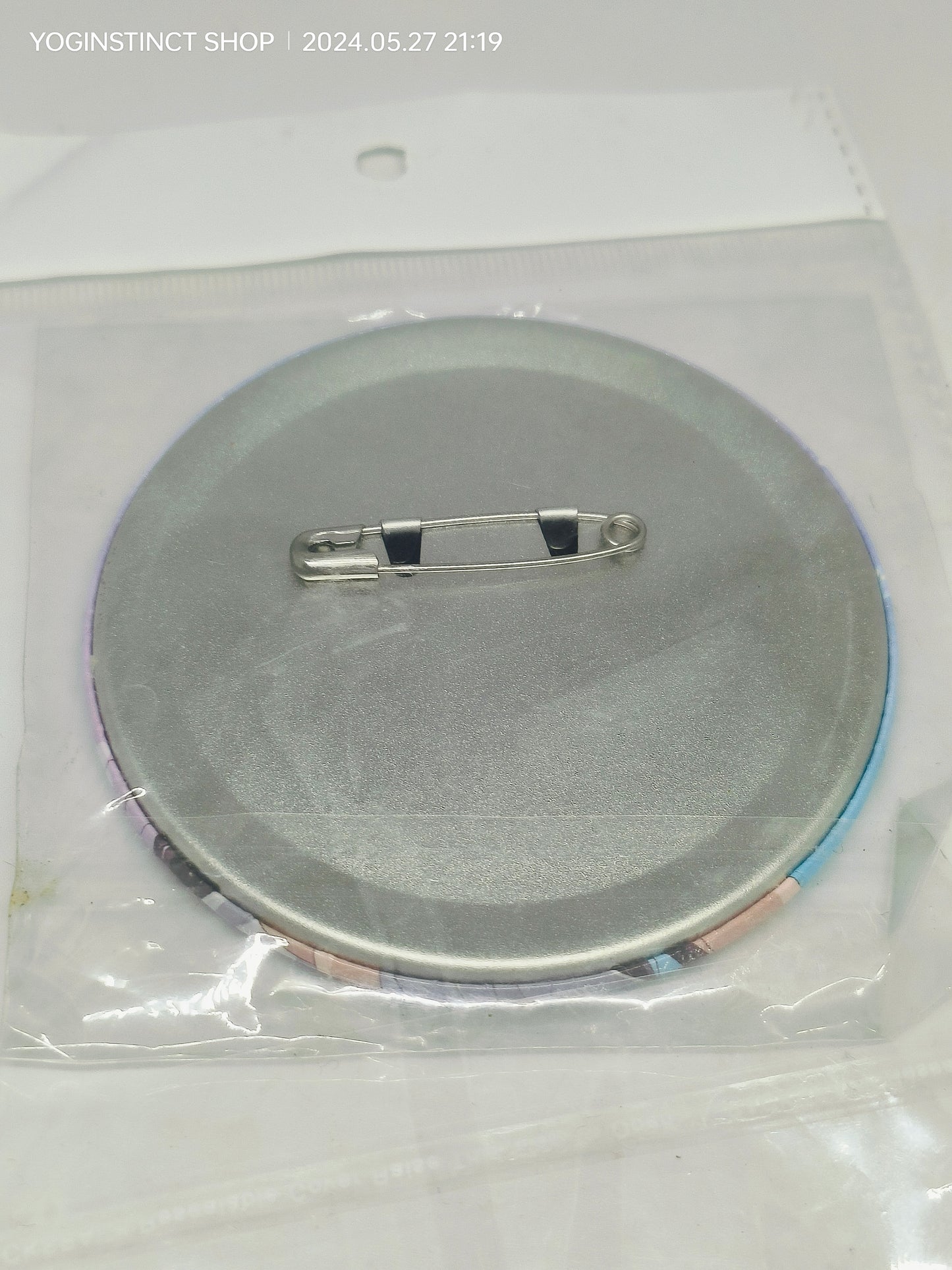 Komi (white school Shirt) - Komi Can't Communicate - Badge