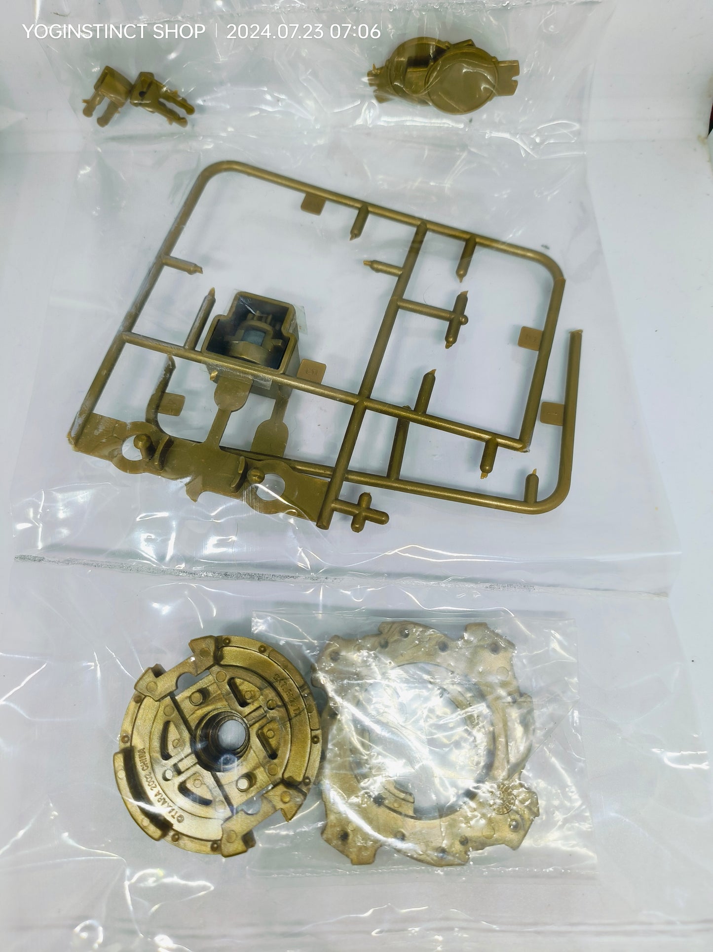 Uriel 2 - Takaratomy Beyblade: V-FORCE