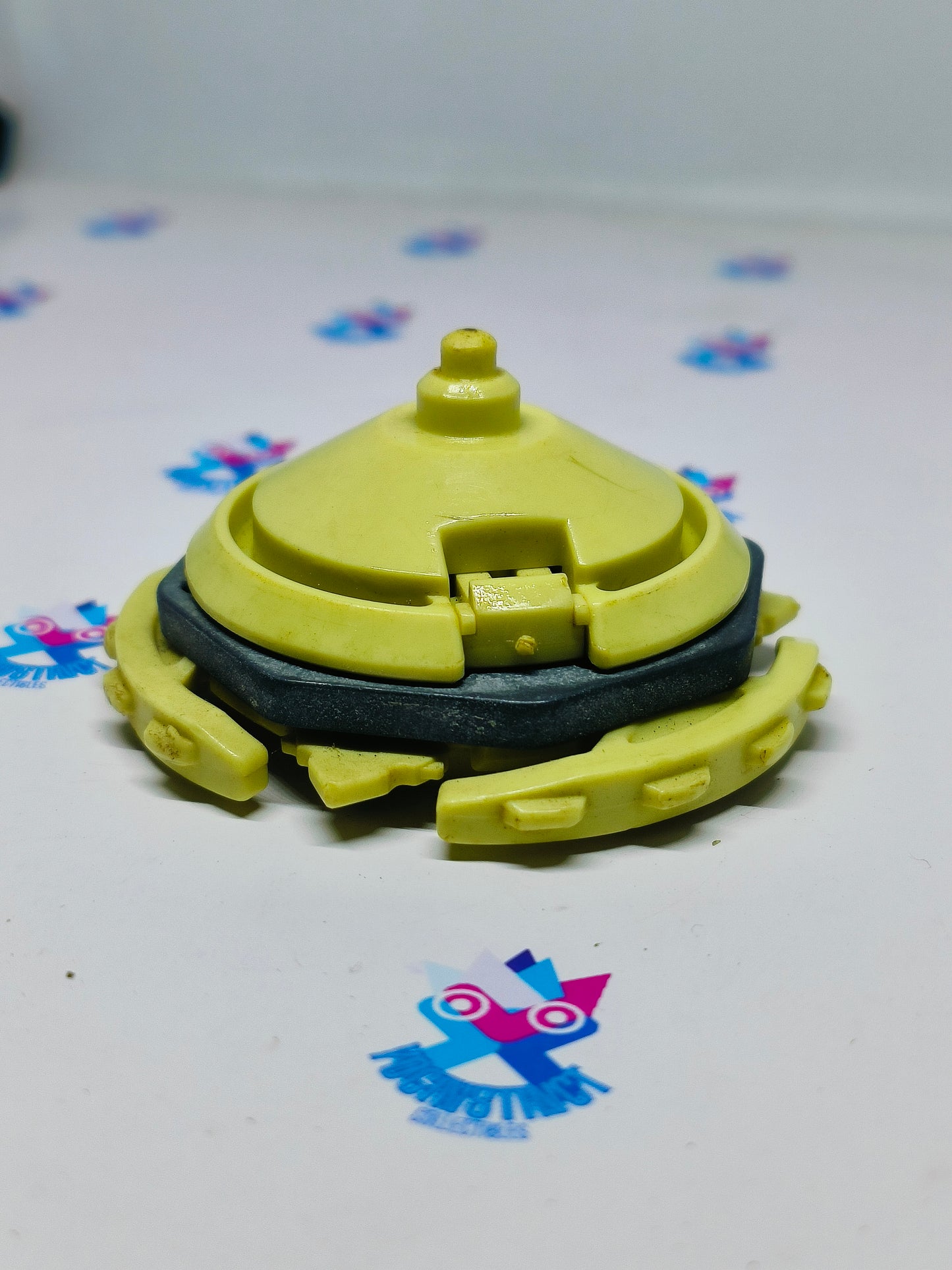 A-33 Master Draciel (I) - Takaratomy Beyblade: Shoot