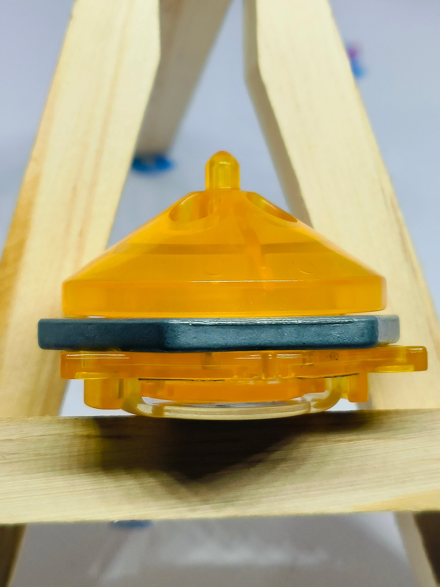 Spark Knight TAKARATOMY BEYBLADE BAKUTEN SHOOT