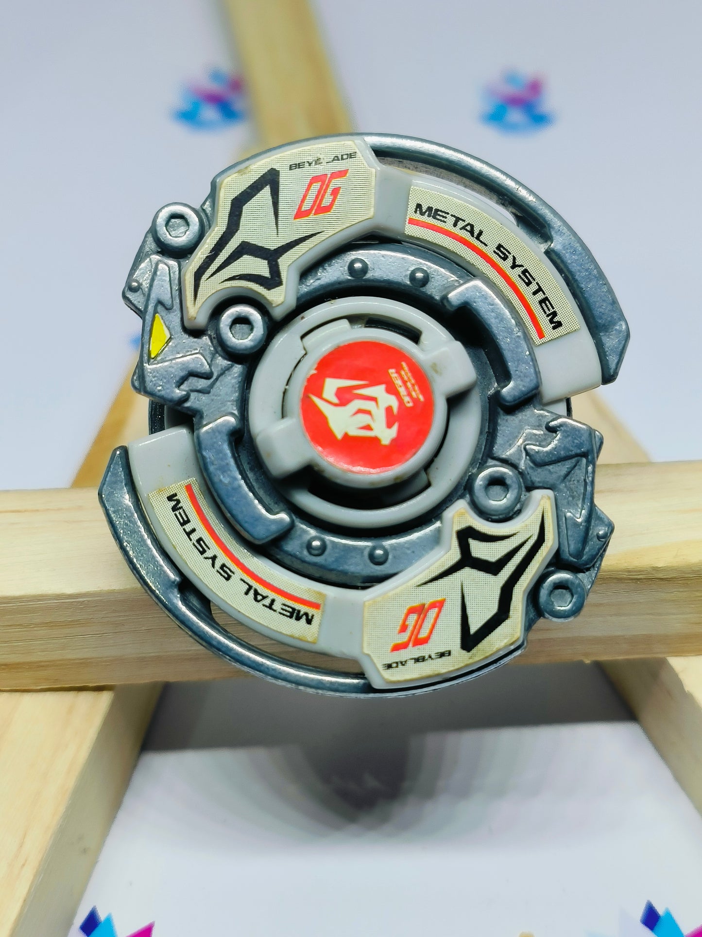 Driger MS WHITE VERSION - TAKARATOMY BEYBLADE HARD METAL SYSTEM