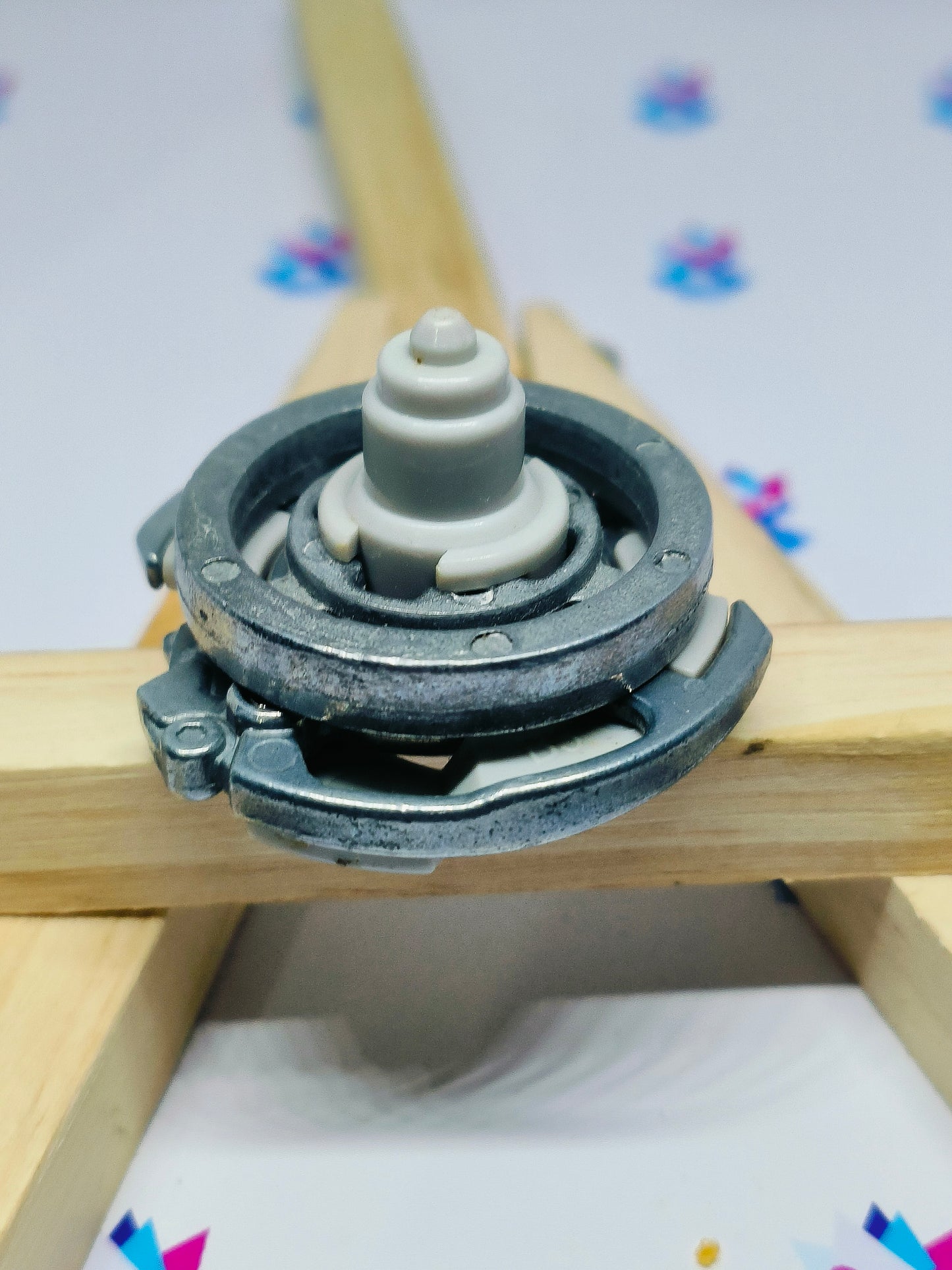 Driger MS WHITE VERSION - TAKARATOMY BEYBLADE HARD METAL SYSTEM