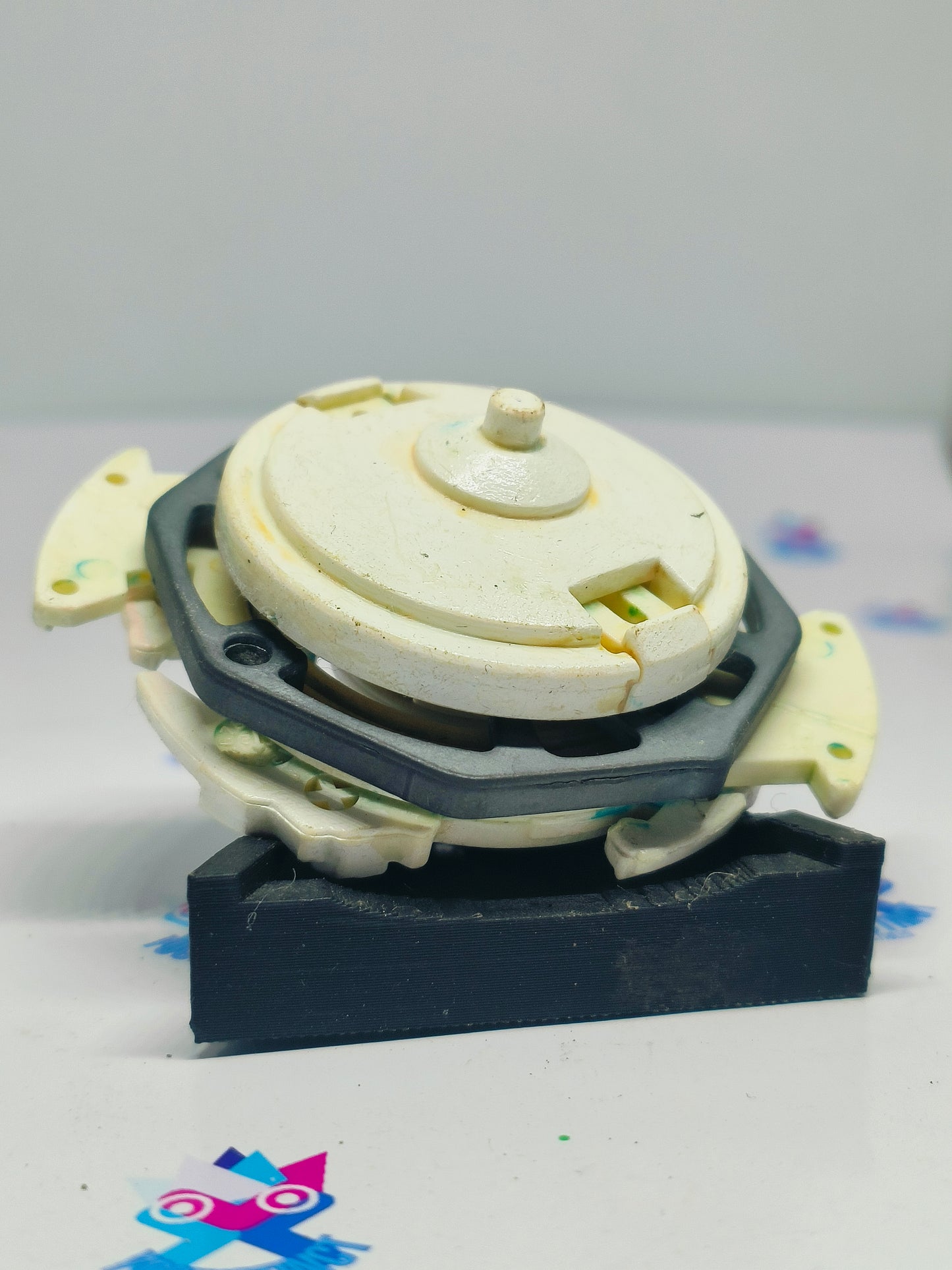 Galzzly - Exclusive white Edition with Limited Edition Stickers