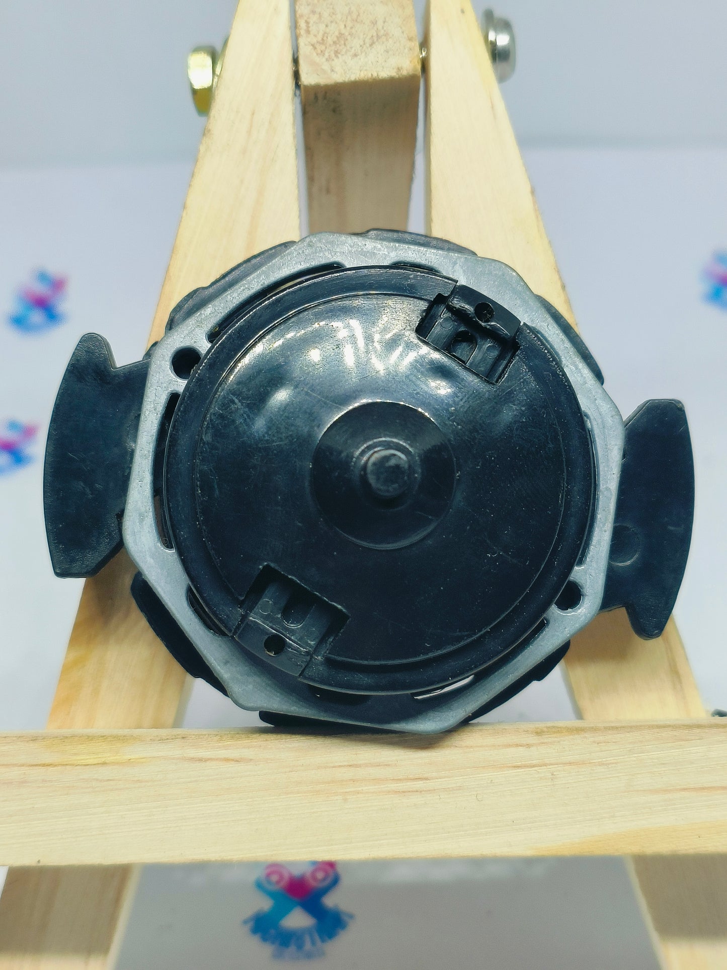 A-9 GALZZLY (Exclusive black edition) - Takaratomy Beyblade: V-Force