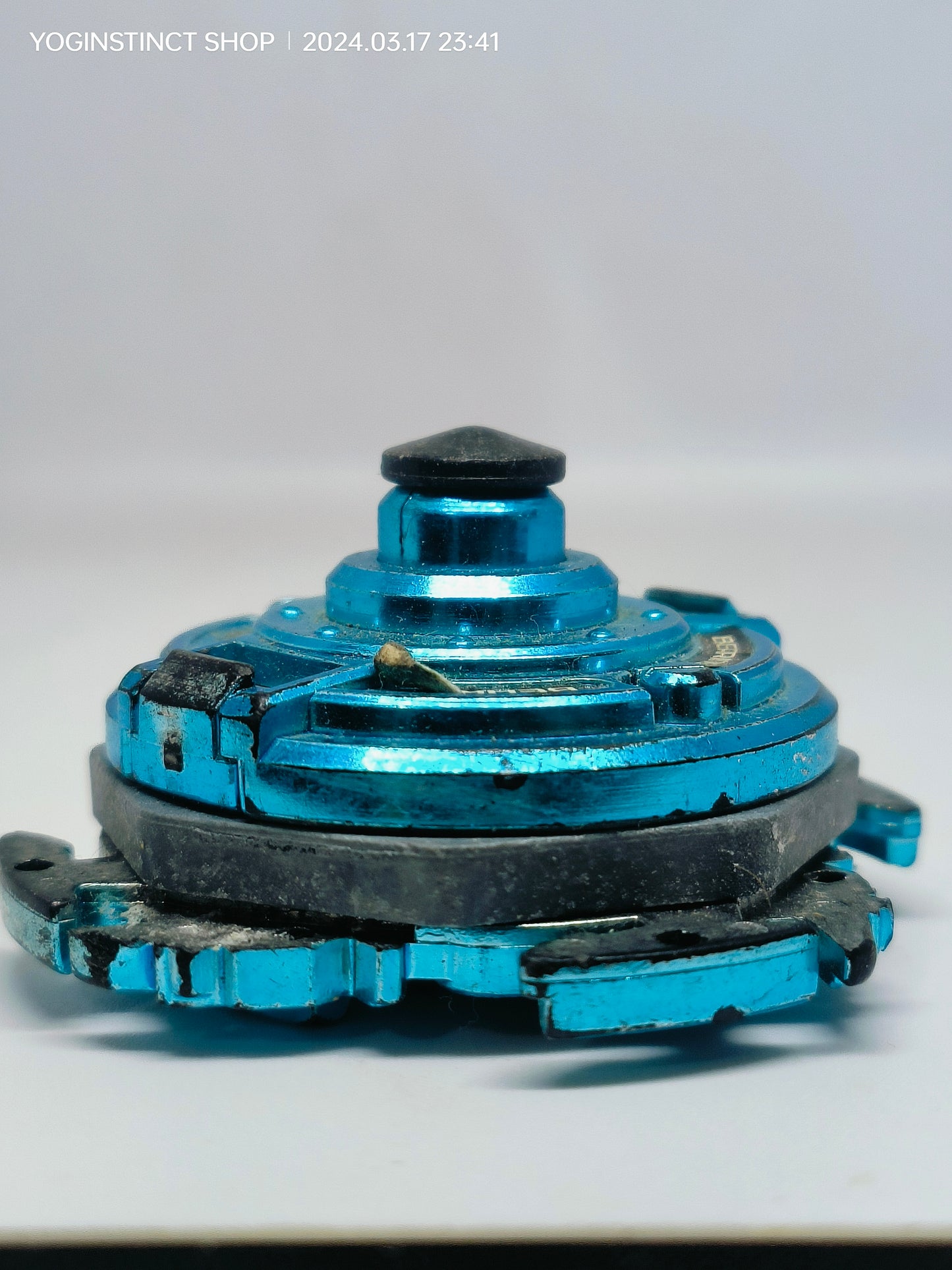 B-00 Wolborg - CoroCoro Limited Version (Metallic Blue and Silver) (A) - Takaratomy Beyblade: Shoot