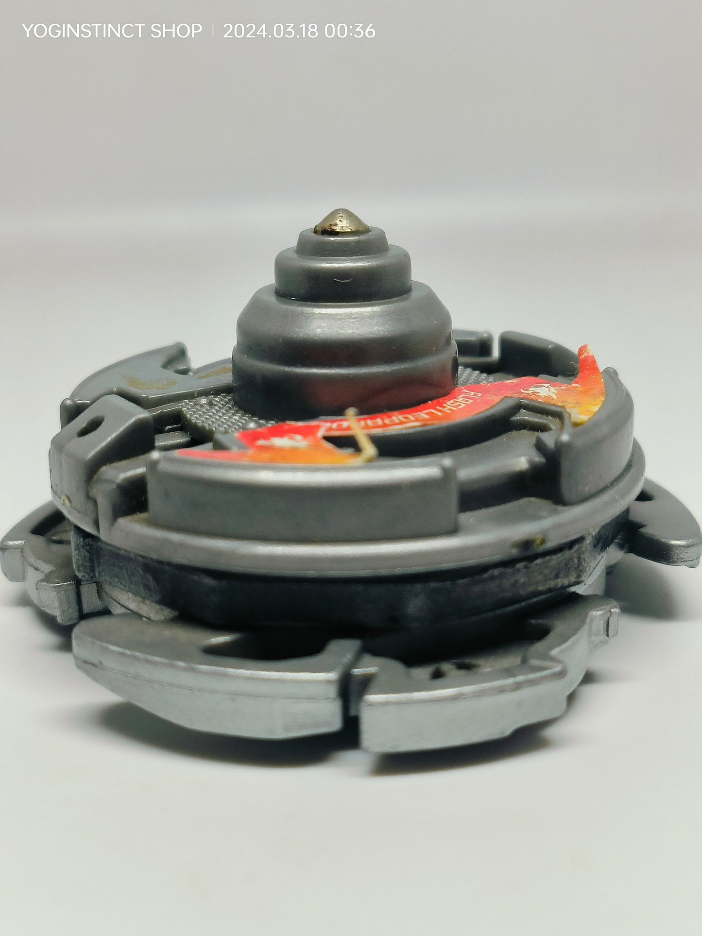 A-54 Flash Leopard 2 Silver Ver. (A) - Takaratomy Beyblade: V-Force