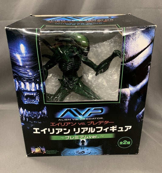 FuRyu AVP Alien Real Figure - Premium Ver- Alien (color)