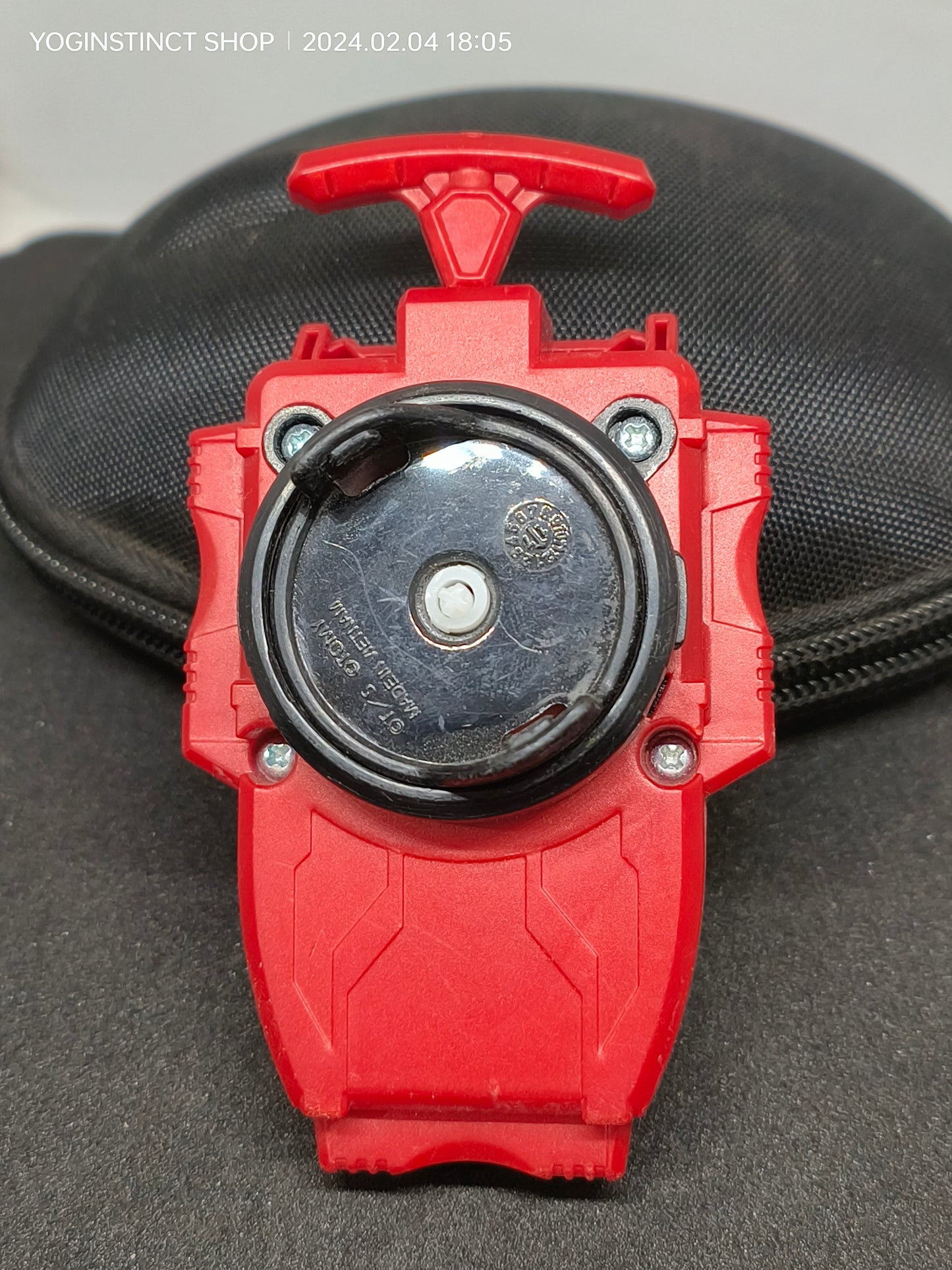 The B-108 BeyLauncher (Red) Right spin