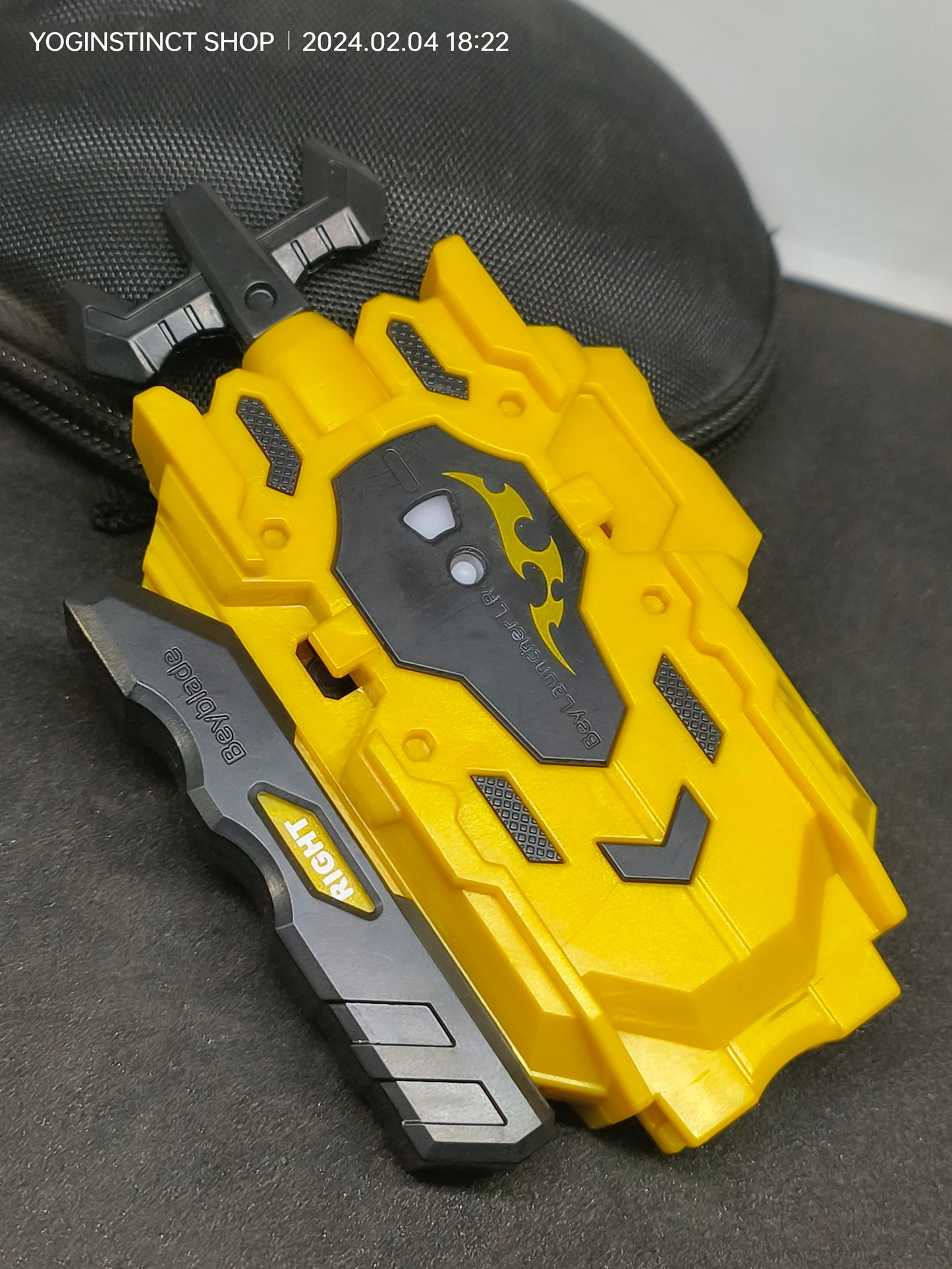 B-00 BeyLauncher LR (Gold)