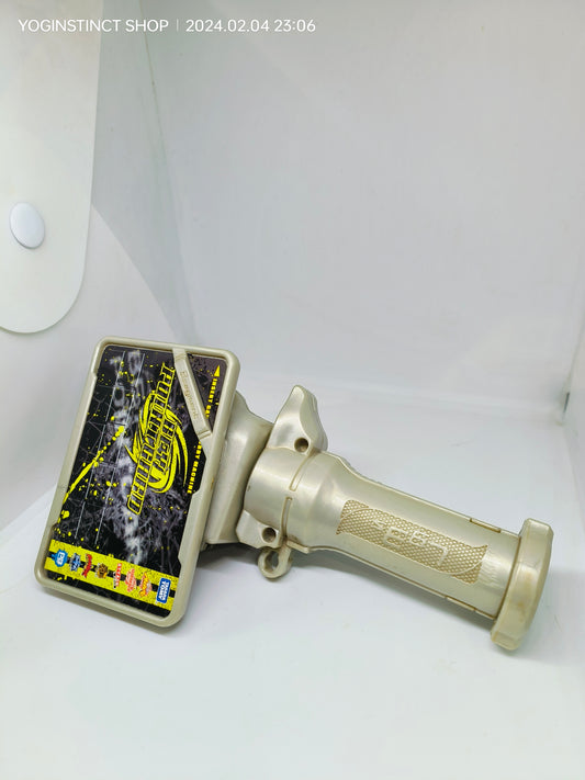 BB-73  3-Segment Launcher Grip (white) with beycard