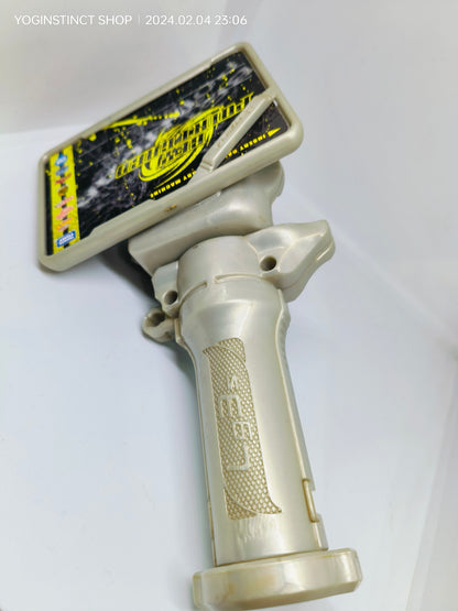 BB-73  3-Segment Launcher Grip (white) with beycard