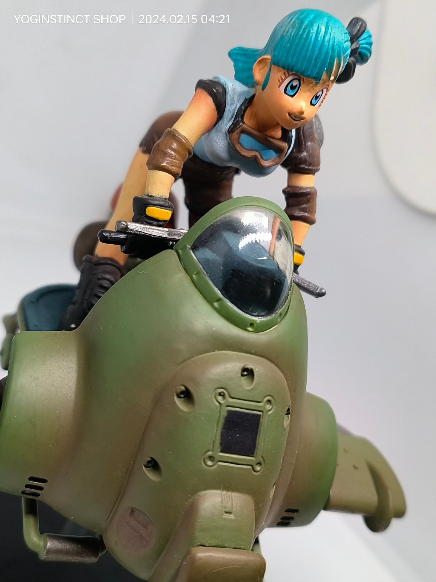 Dragon Ball - Greatest Arts - Bulma on Scooter