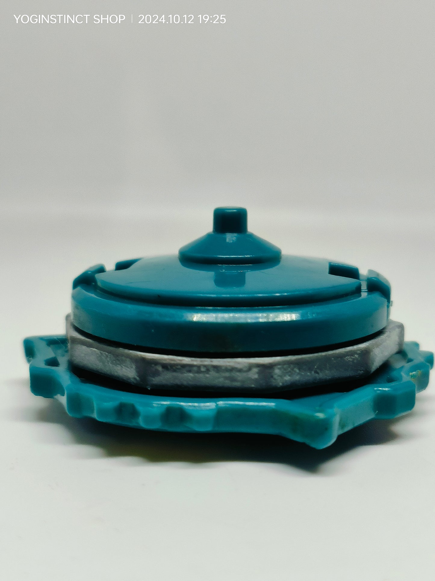 Trygator  - Takaratomy Beyblade G-revolution