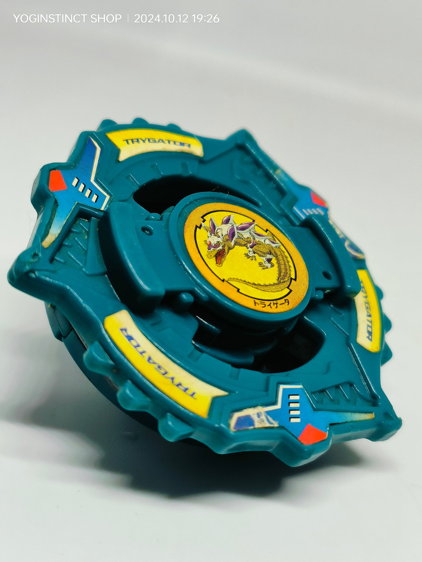 Trygator  - Takaratomy Beyblade G-revolution