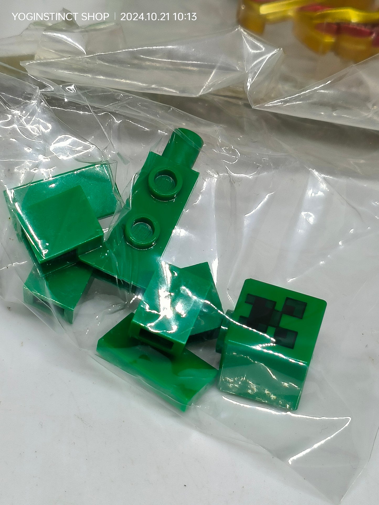 CoroCoro Ichiban! February issue bonus - "Ichi Valkyrie"

Valkyrie Chip Gold Ver. With lego "Cleaver figure