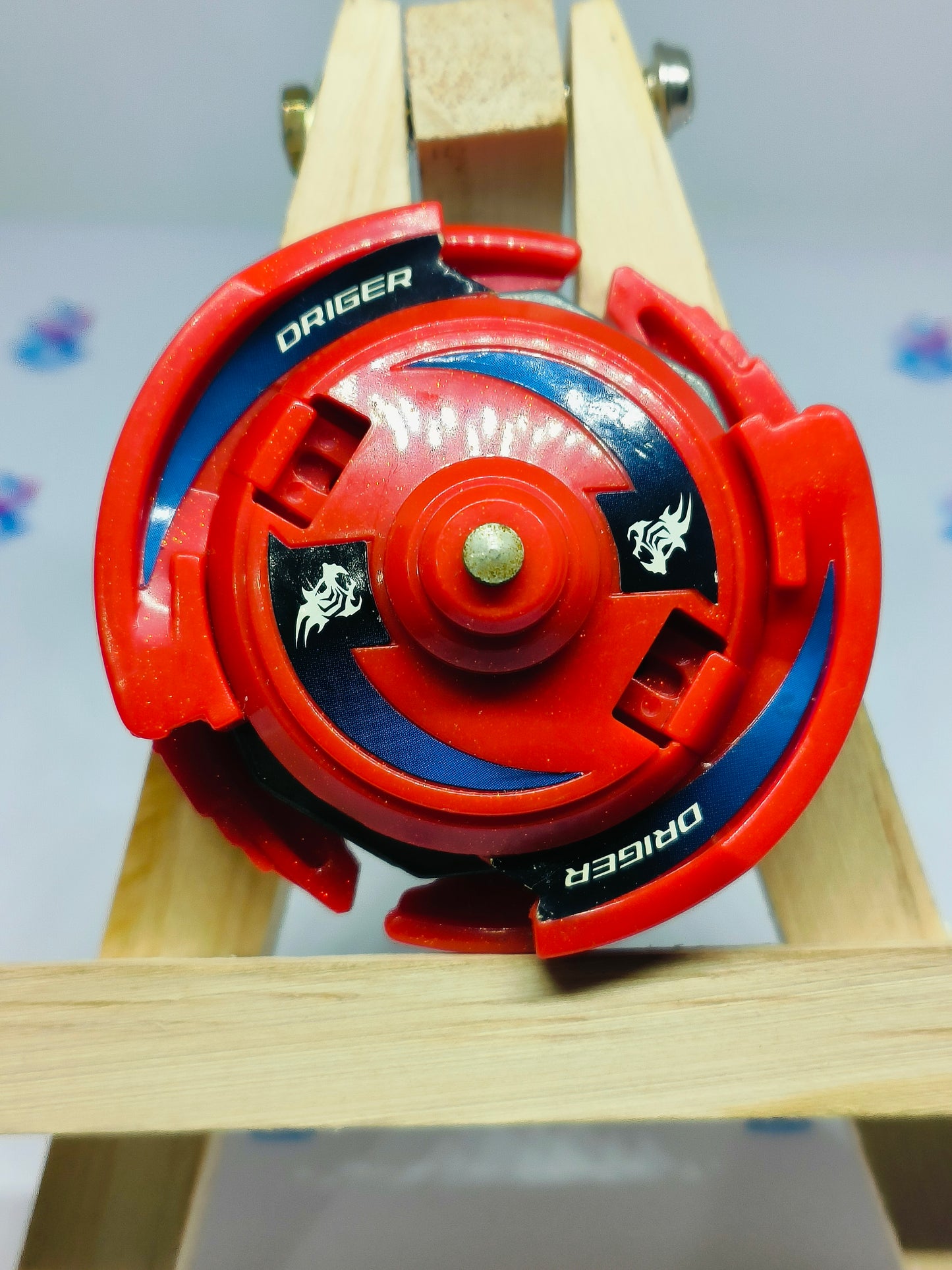 A-75  DRIGER V2 (Red version) - Takaratomy Beyblade: V-FORCE