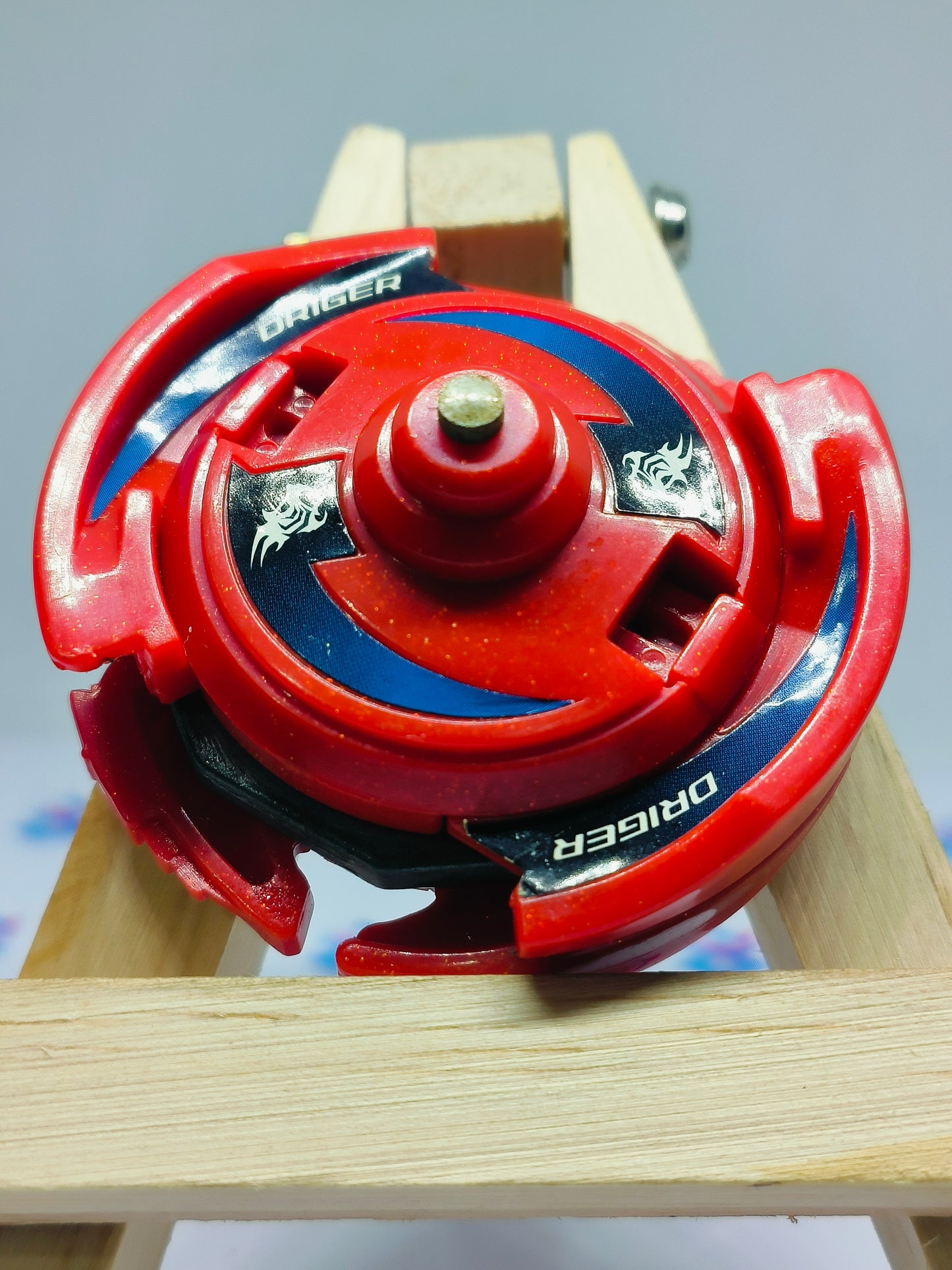 A-75  DRIGER V2 (Red version) - Takaratomy Beyblade: V-FORCE