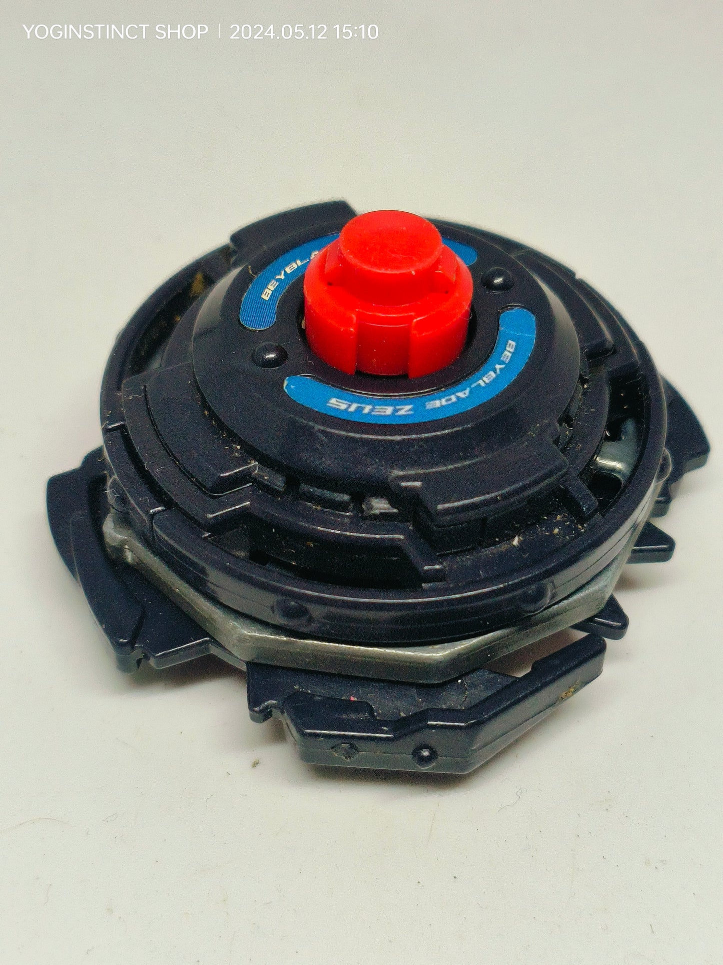 A-129 Zeus - Takaratomy Beyblade: Shoot