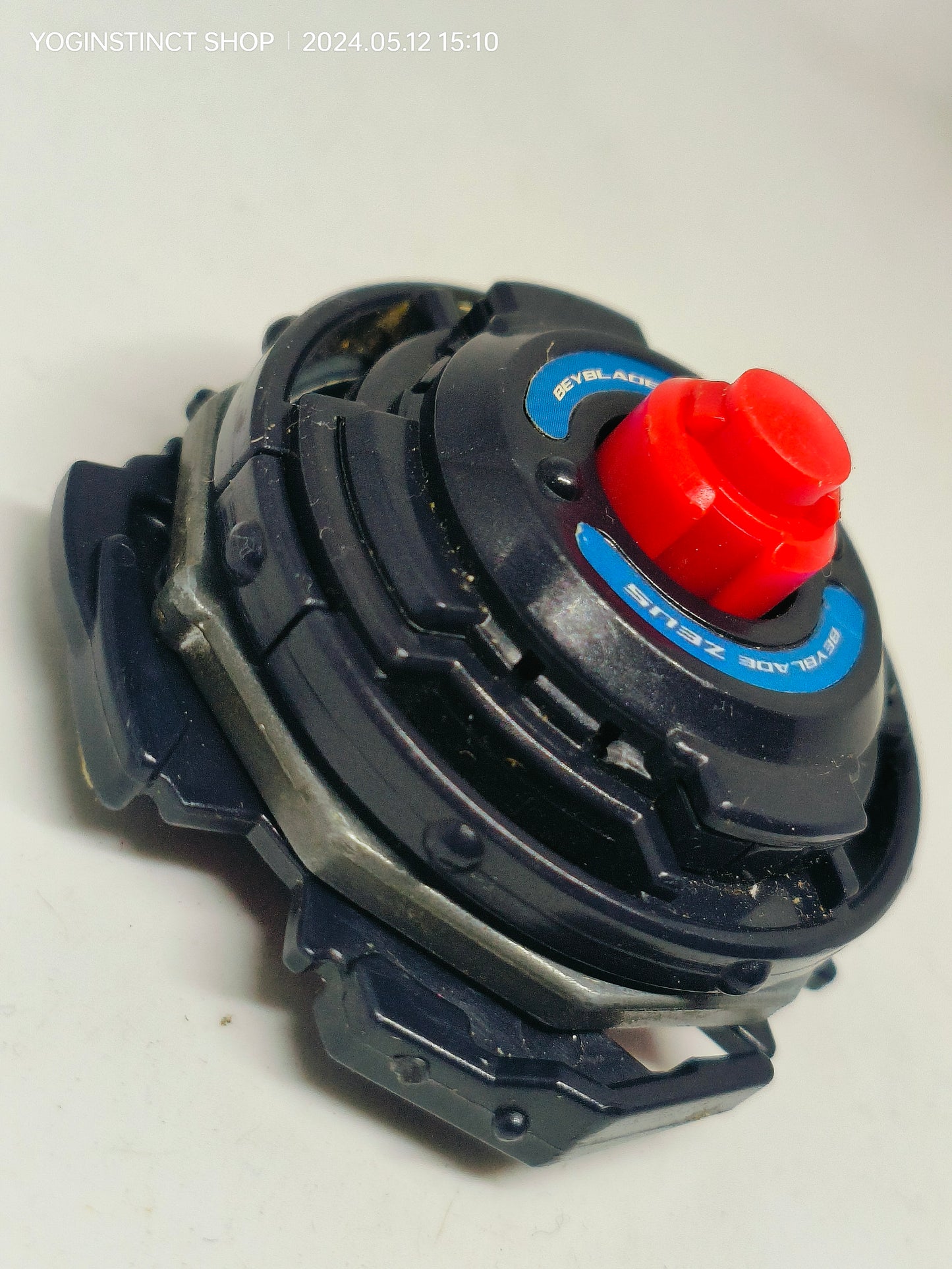 A-129 Zeus - Takaratomy Beyblade: Shoot